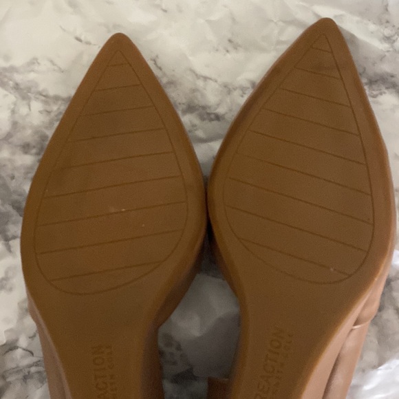 NWOT Kenneth Cole Reaction Nude Pointed Heel Wedge - Picture 9 of 10